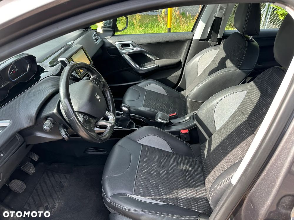 Peugeot 2008 1.2 Pure Tech Allure S&S - 4