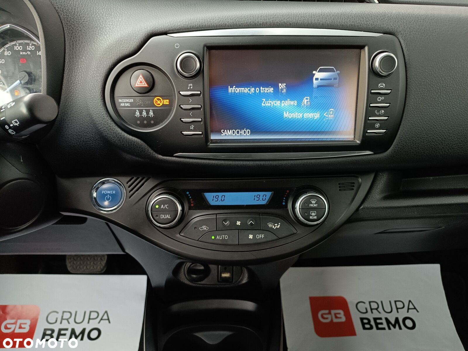Toyota Yaris Hybrid 100 Active - 19