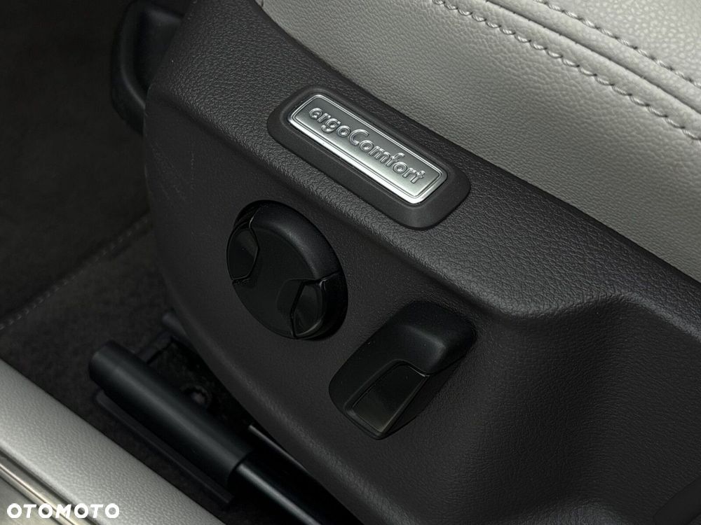 Volkswagen Passat 2.0 TDI Elegance DSG - 11