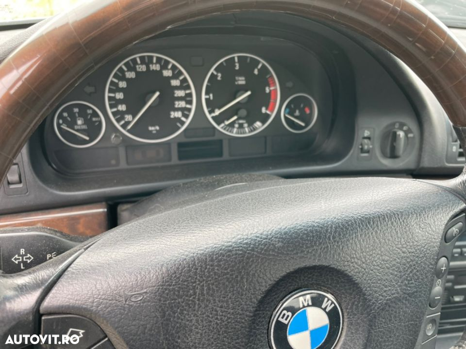 piese bmw e39 Facelift 520d 2002 telefon interior panouri mahon trimuri motor cutie volanta ambreaj radiator jante roti R 16 17 5x120 alutec  capota bara aripa far usa ceasuri bord - 6
