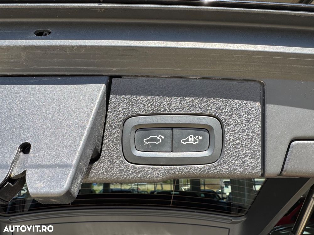 Volvo XC 60 B4 D AWD Geartronic Inscription - 35