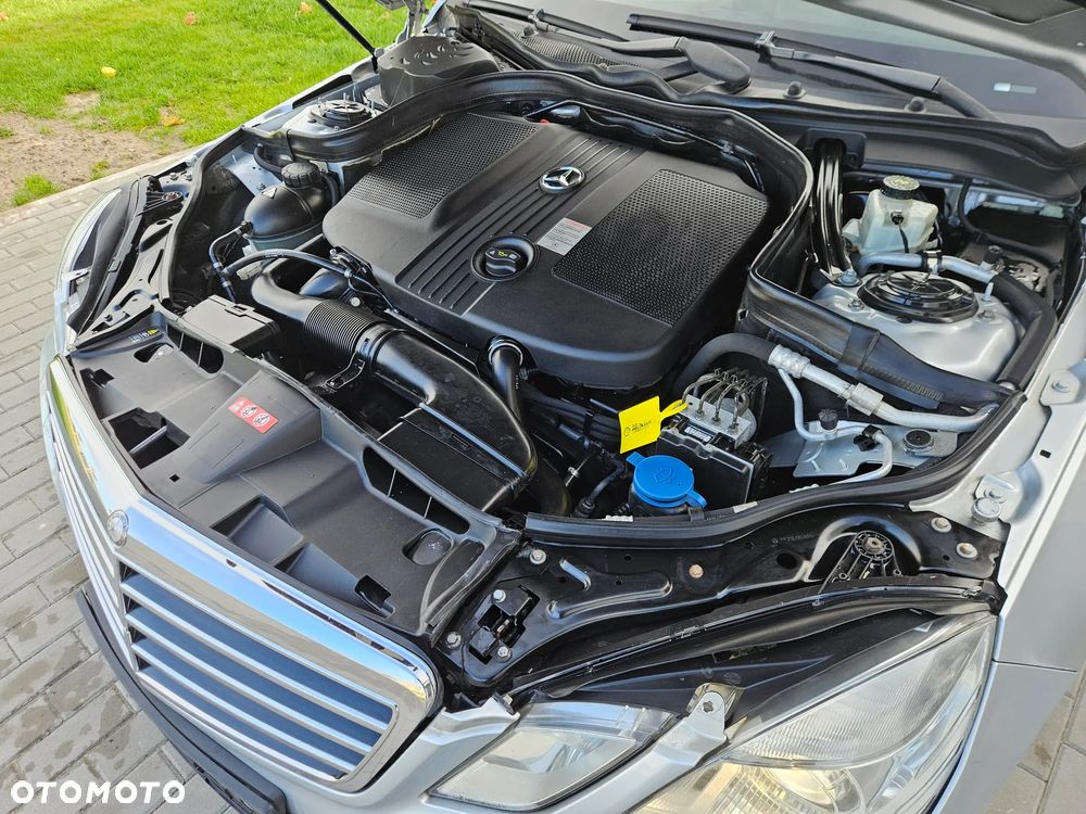 Mercedes-Benz Klasa E 220 CDI BlueEff Avantgarde - 22