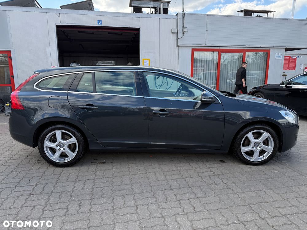 Volvo V60 D3 Geartronic Momentum - 9