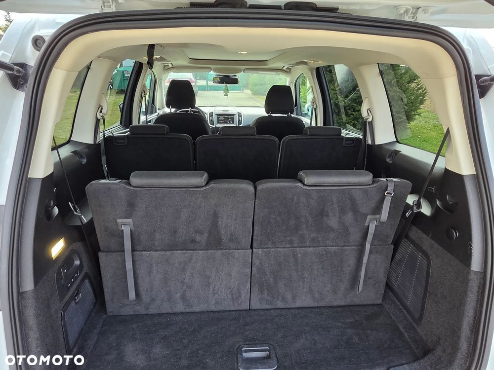 Ford Galaxy - 9