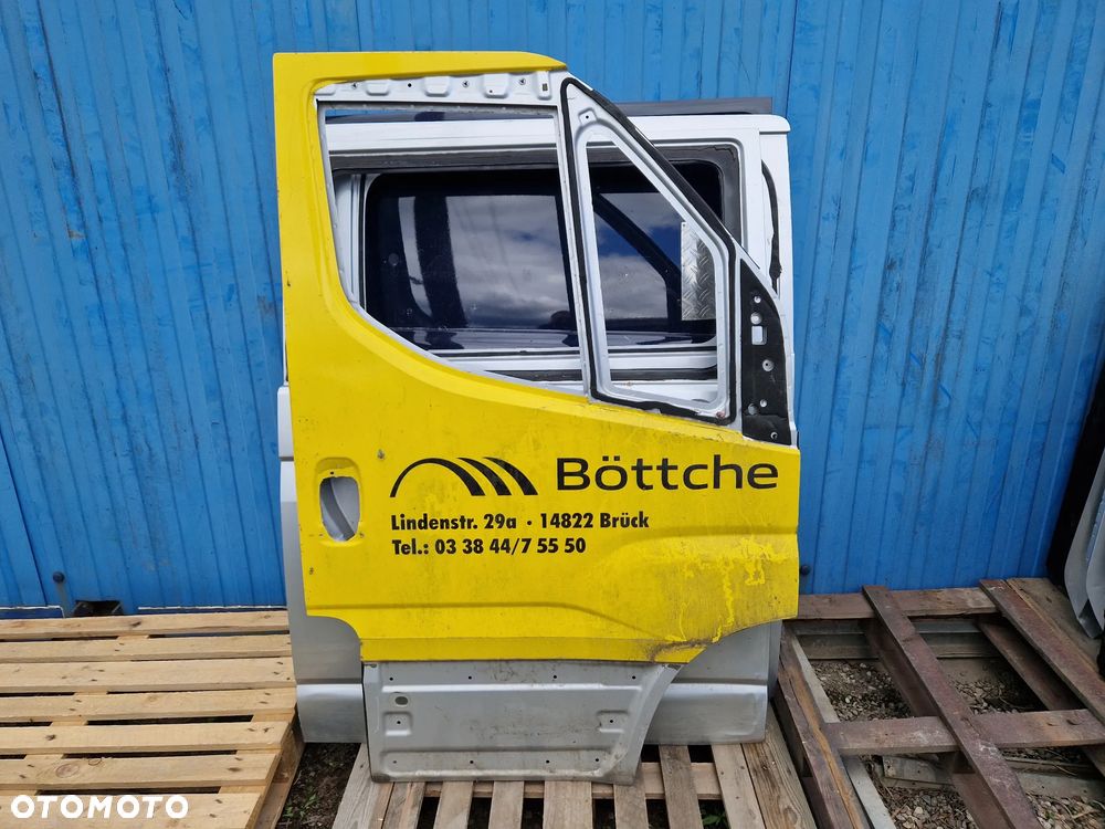 IVECO DAILY DRZWI PRAWE PRZÓD - 1