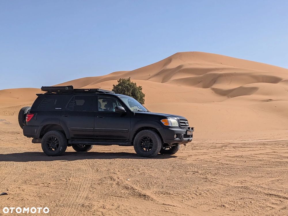 Toyota Sequoia - 1