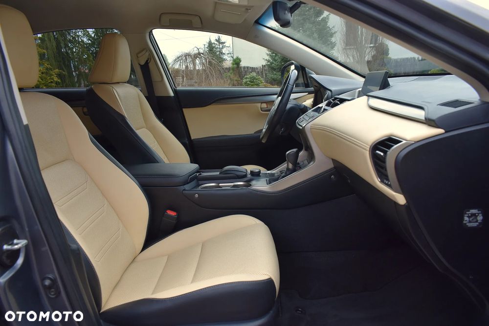 Lexus NX 300h Prestige AWD - 9