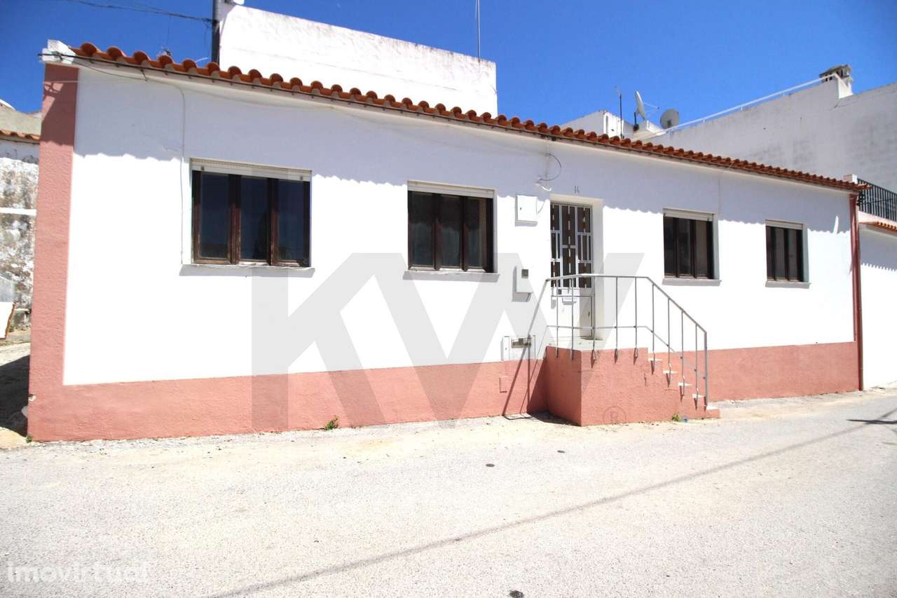 Moradia no centro da Vila de Pêra, terraço panorâmico com vista mar! - Grande imagem: 5/49