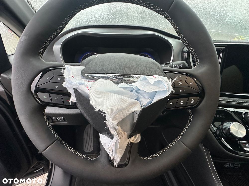 Chrysler Pacifica - 19