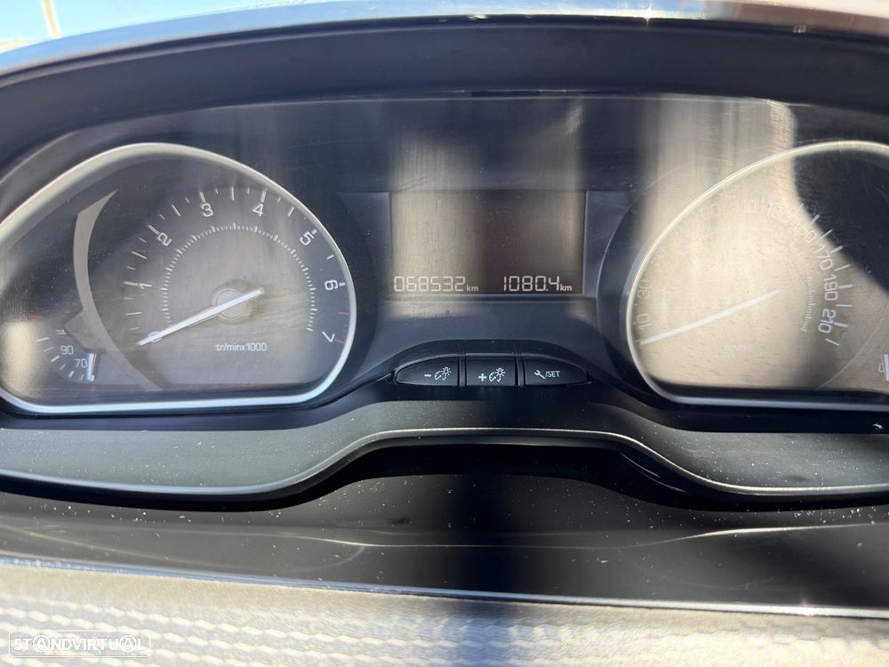Peugeot 2008 1.2 PureTech Style - 6