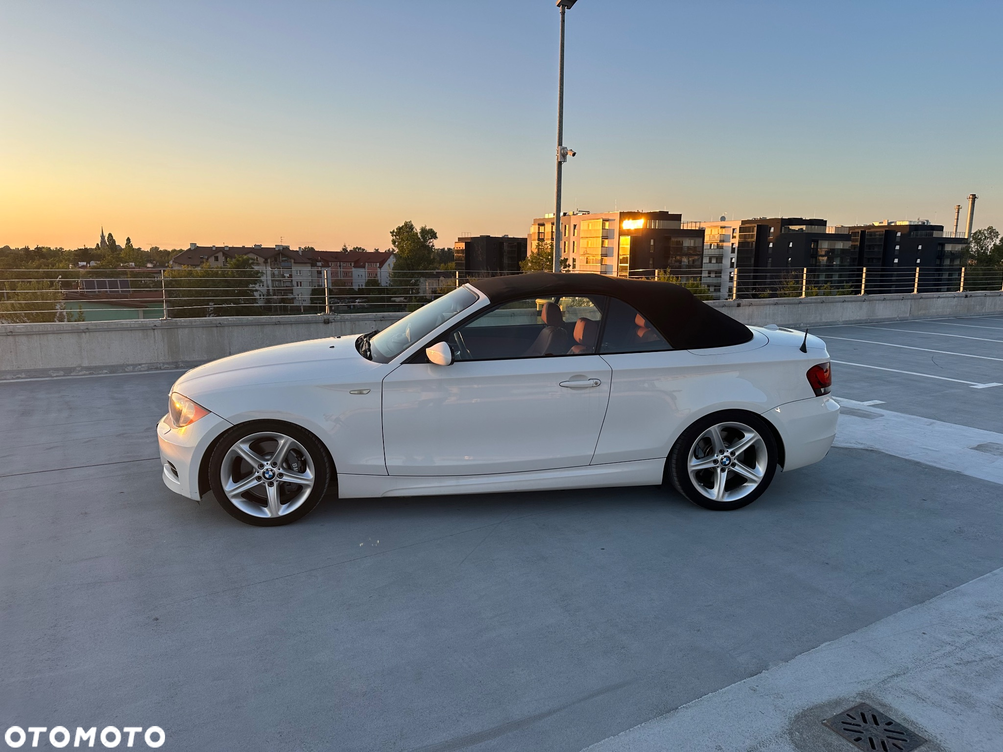 BMW Seria 1 135i Cabrio Limited Edition Lifestyle mit M Sportpaket - 13