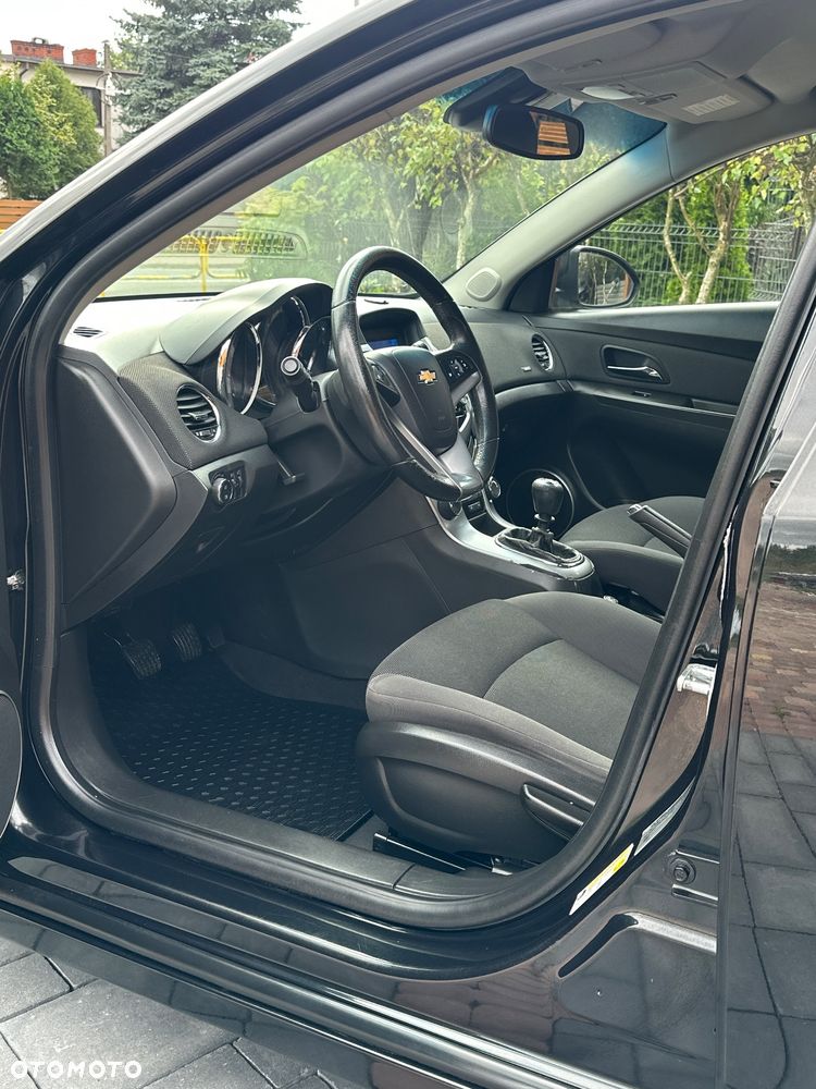 Chevrolet Cruze - 25