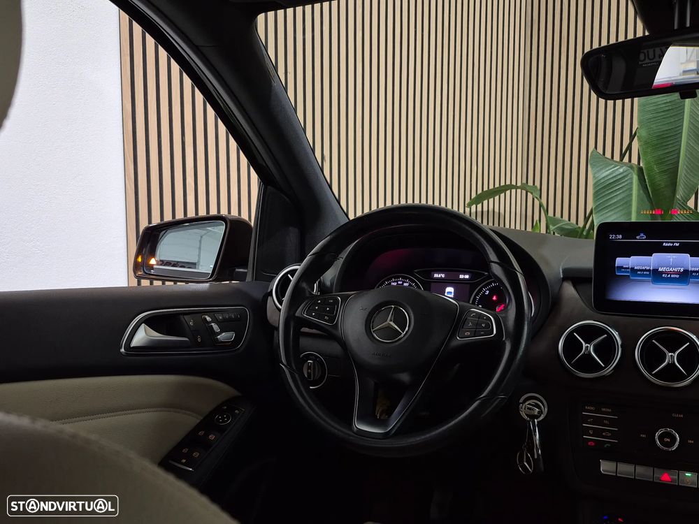 Mercedes-Benz B 180 d Style - 12