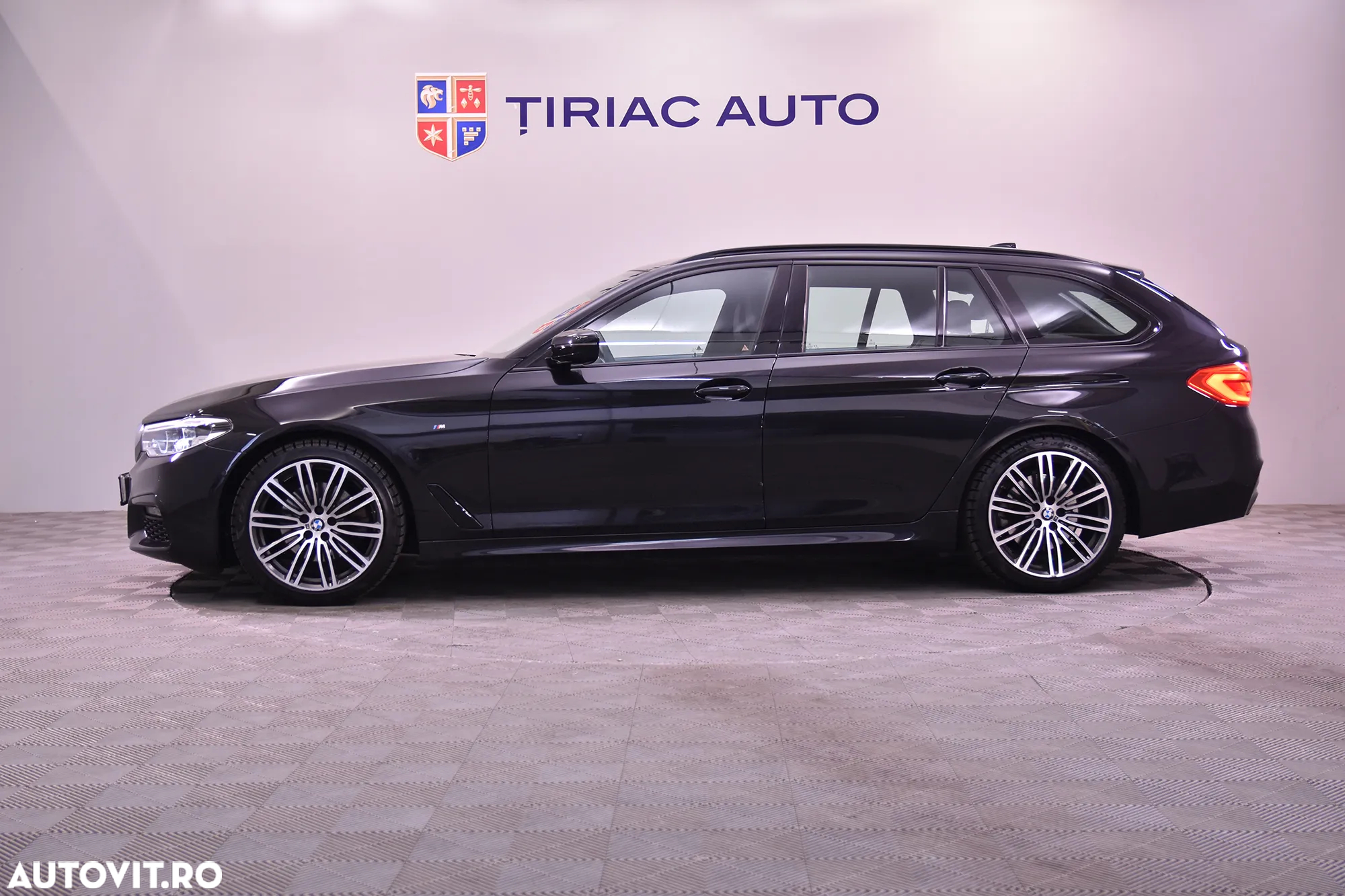 BMW Seria 5 520i Touring Aut. M Sport Edition - 2