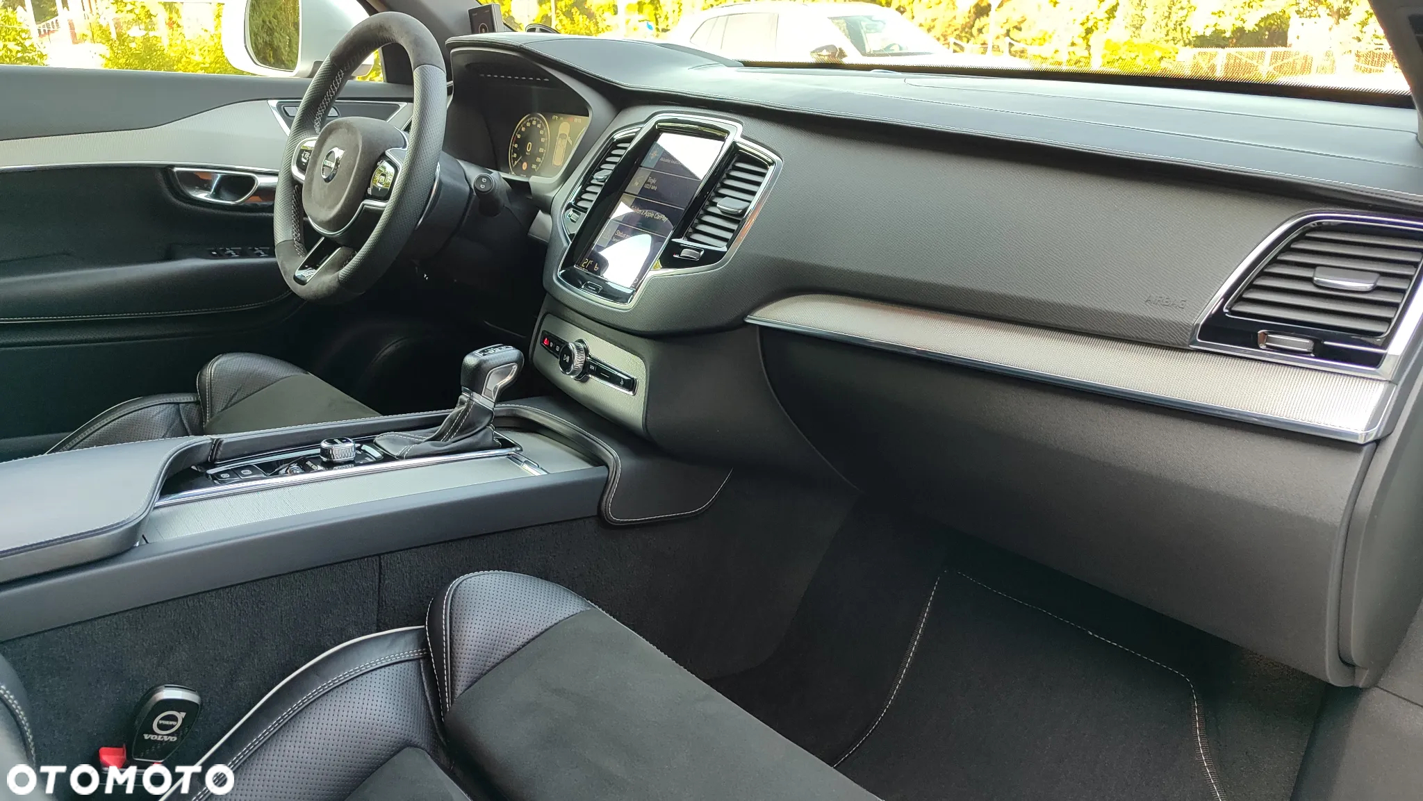 Volvo XC 90 D5 AWD R-Design 7os - 29