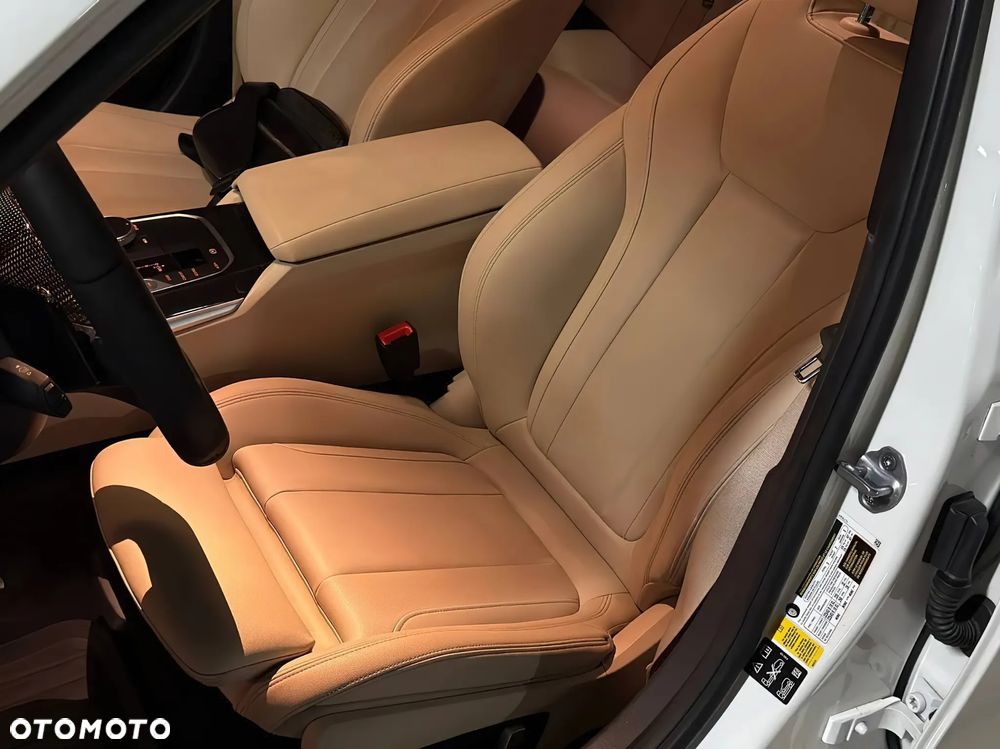 BMW Seria 3 330i xDrive - 6