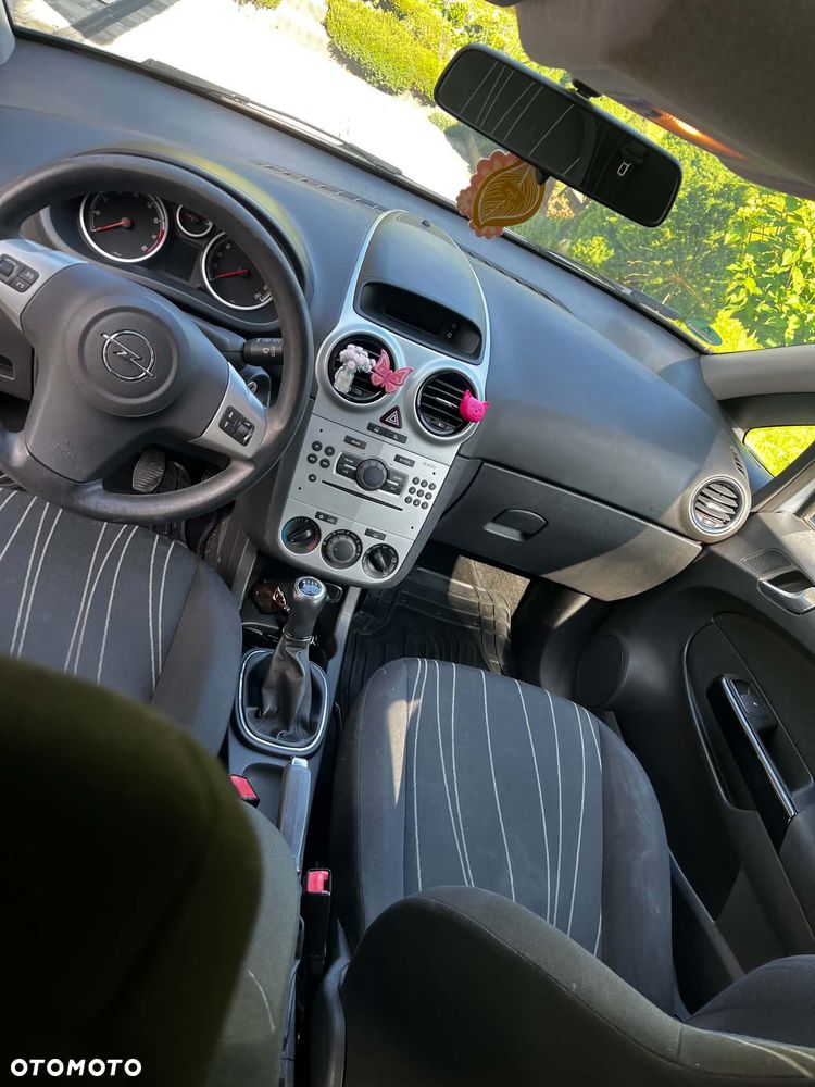 Opel Corsa 1.2 16V Essentia - 7