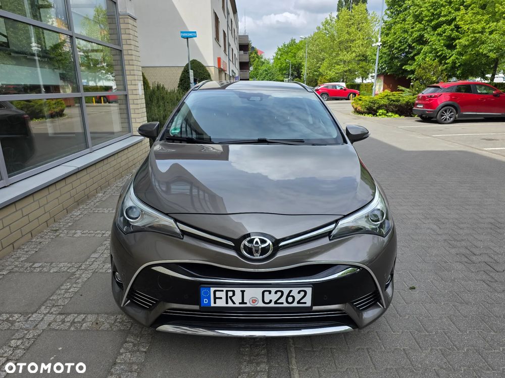 Toyota Avensis - 2