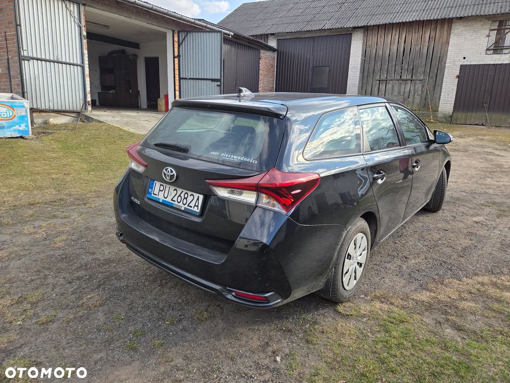 Toyota Auris 1.6 Selection - 2