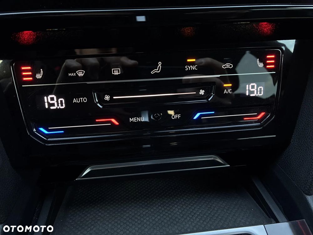 Volkswagen Arteon 2.0 TSI R-Line DSG - 25