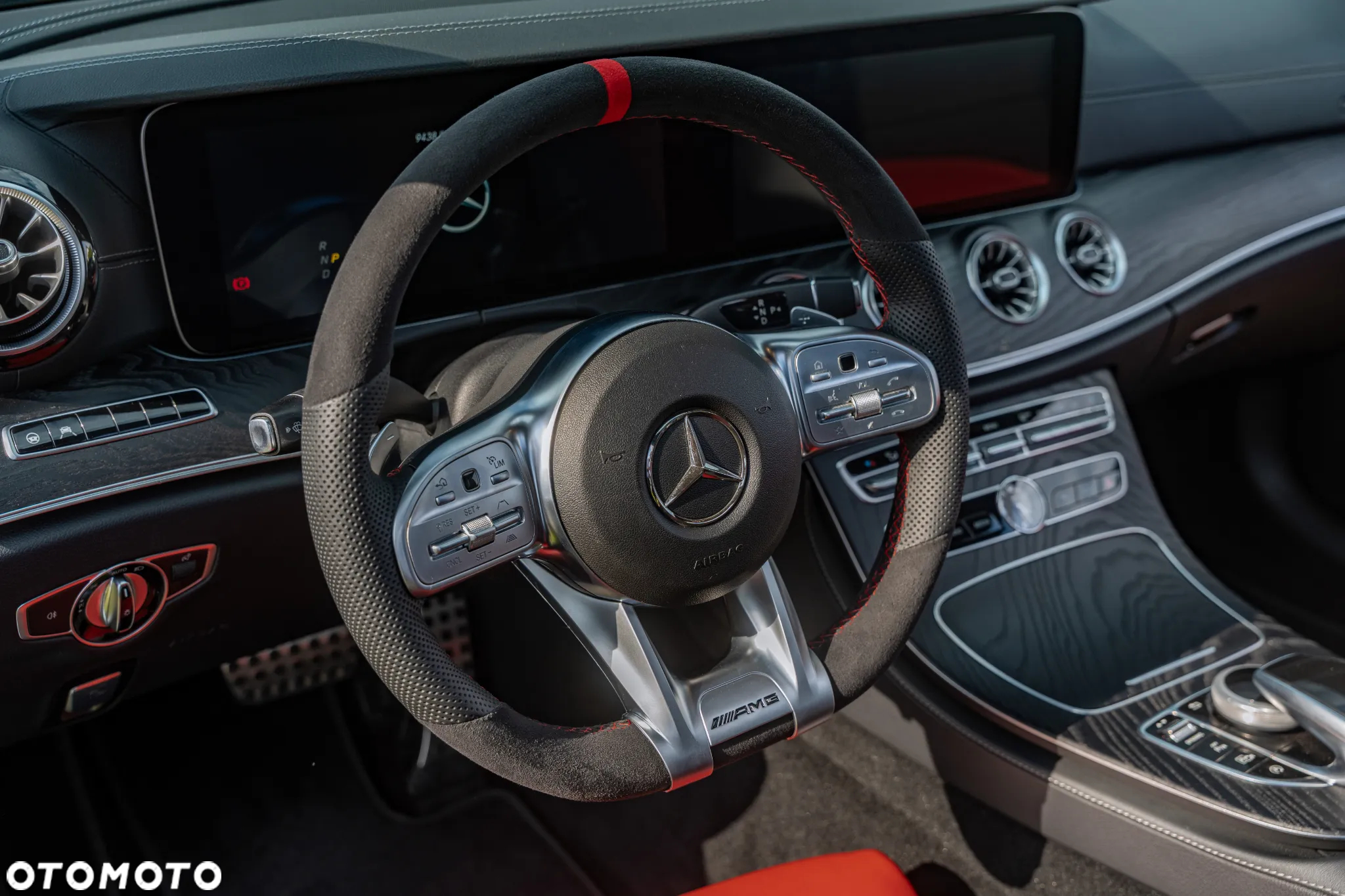 Mercedes-Benz Klasa E 400 d 4Matic Coupe 9G-TRONIC AMG Line - 3