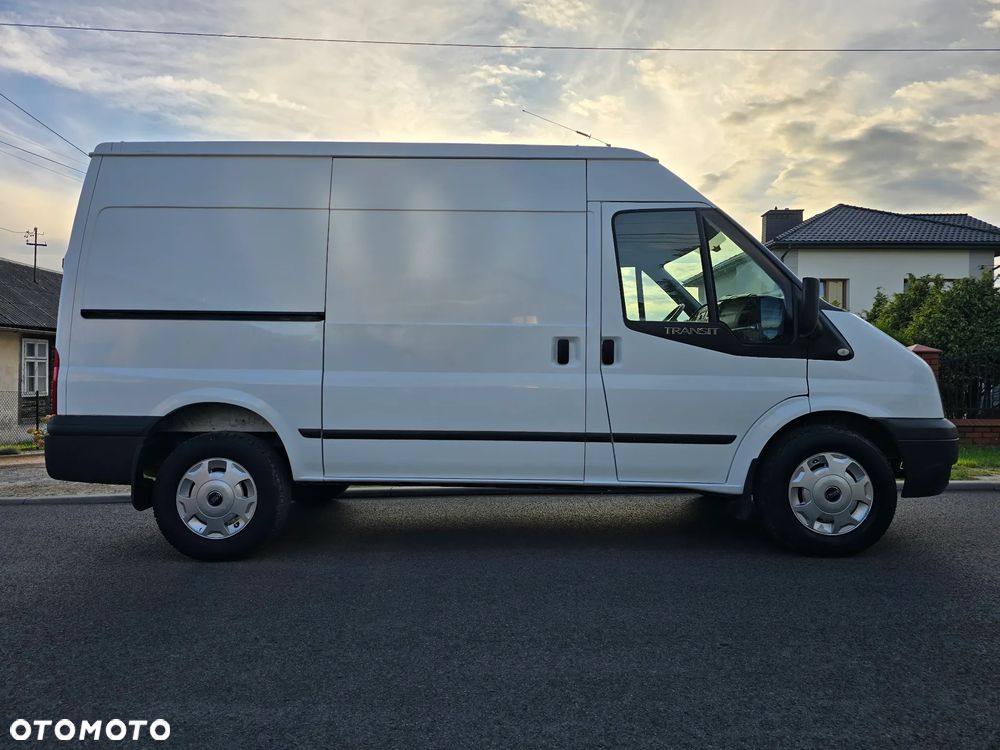 Ford Transit - 24