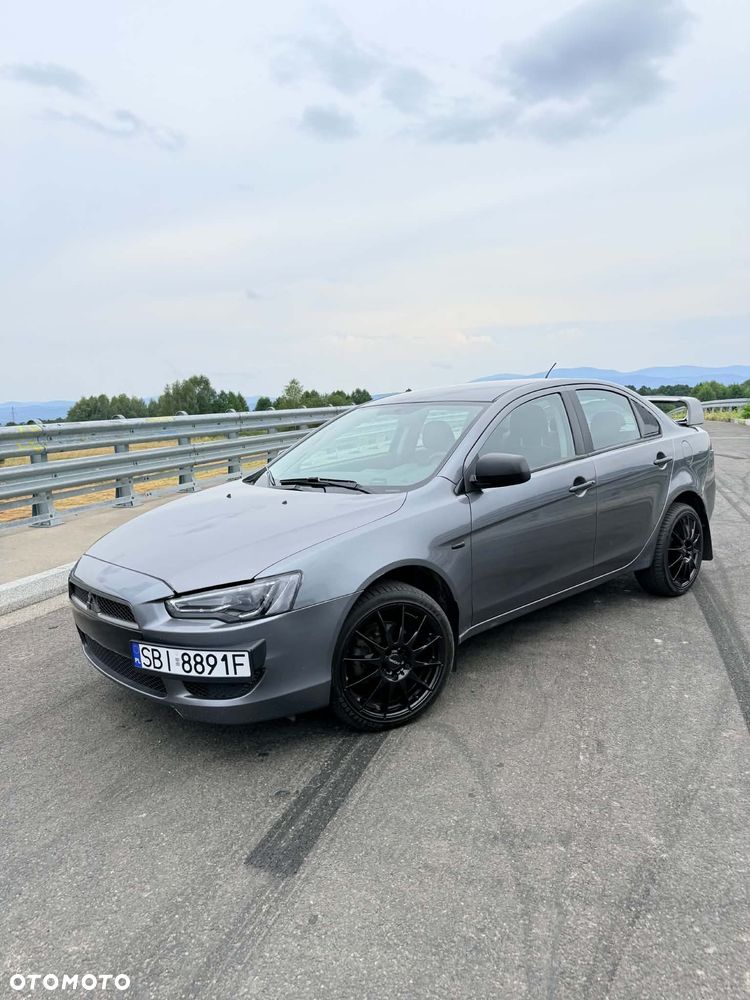Mitsubishi Lancer - 2