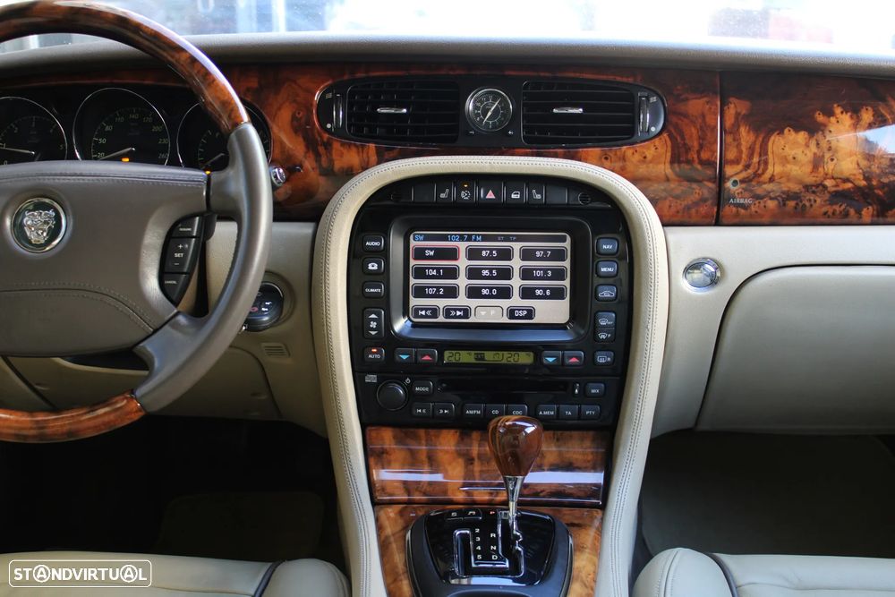Jaguar XJ XJ6 2.7 D V6 Executive - 18