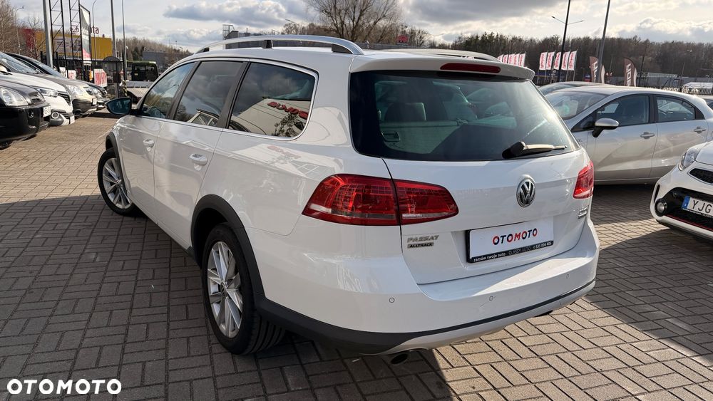 Volkswagen Passat Alltrack 2.0 TDI 4Motion DSG BlueMotion Tec - 4