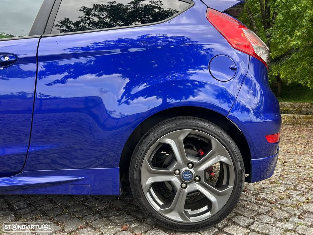 Ford Fiesta 1.6 EcoBoost ST - 20