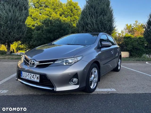 Toyota Auris 1.6 Premium Comfort - 1