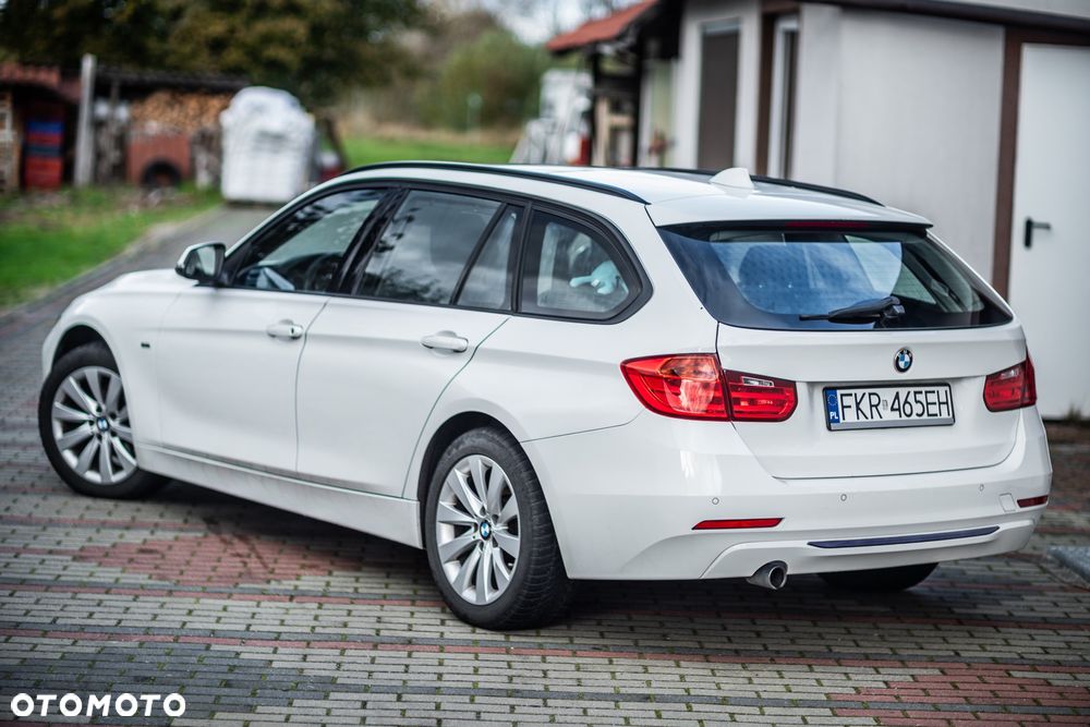 BMW Seria 3 318d Sport Line - 29