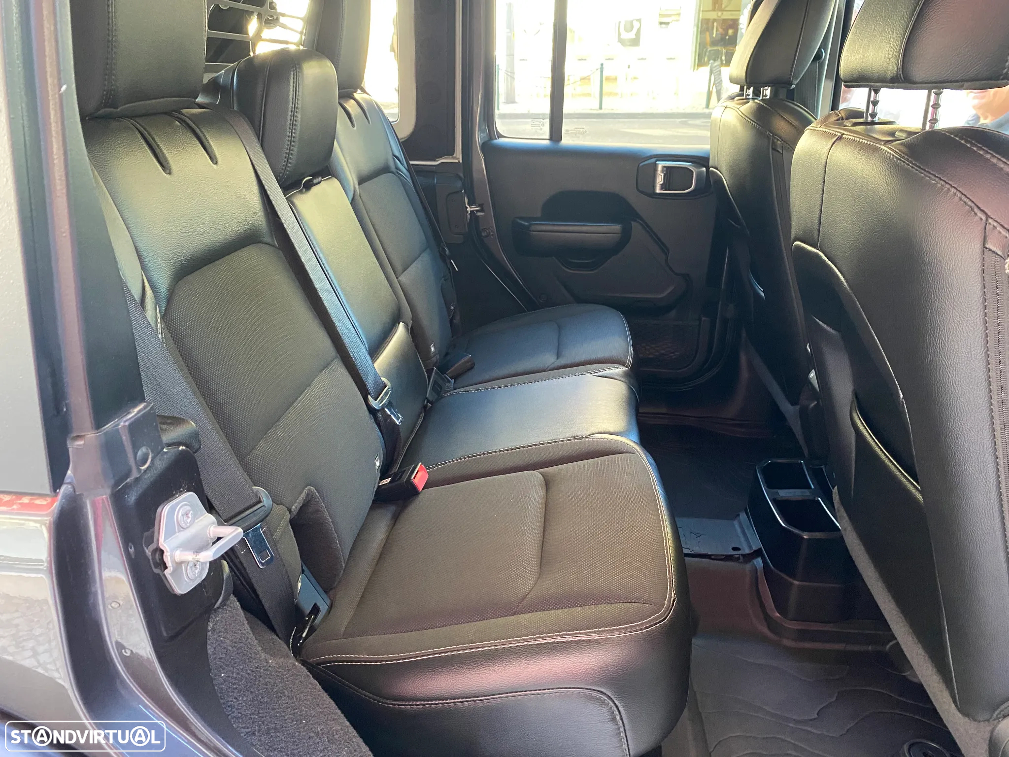 Jeep Wrangler Unlimited 2.2 CRD Sport AT - 19