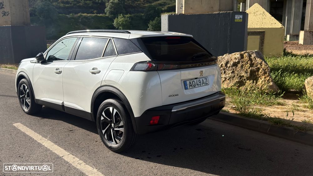 Peugeot 2008 1.2 PureTech Allure - 3