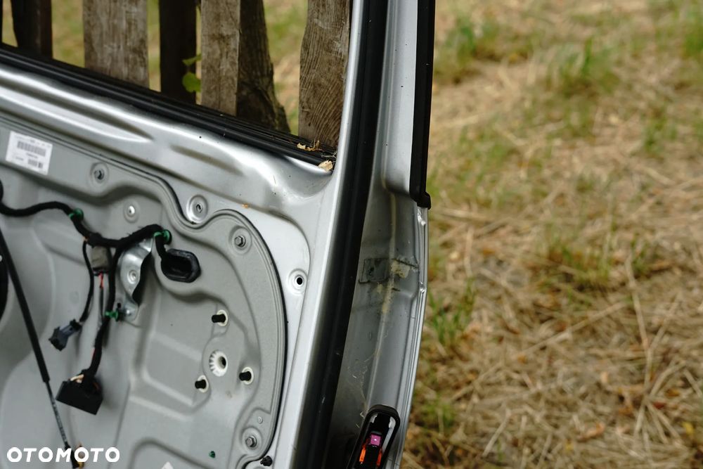 Drzwi tył tylne lewe VW Touran I LA7W - 13