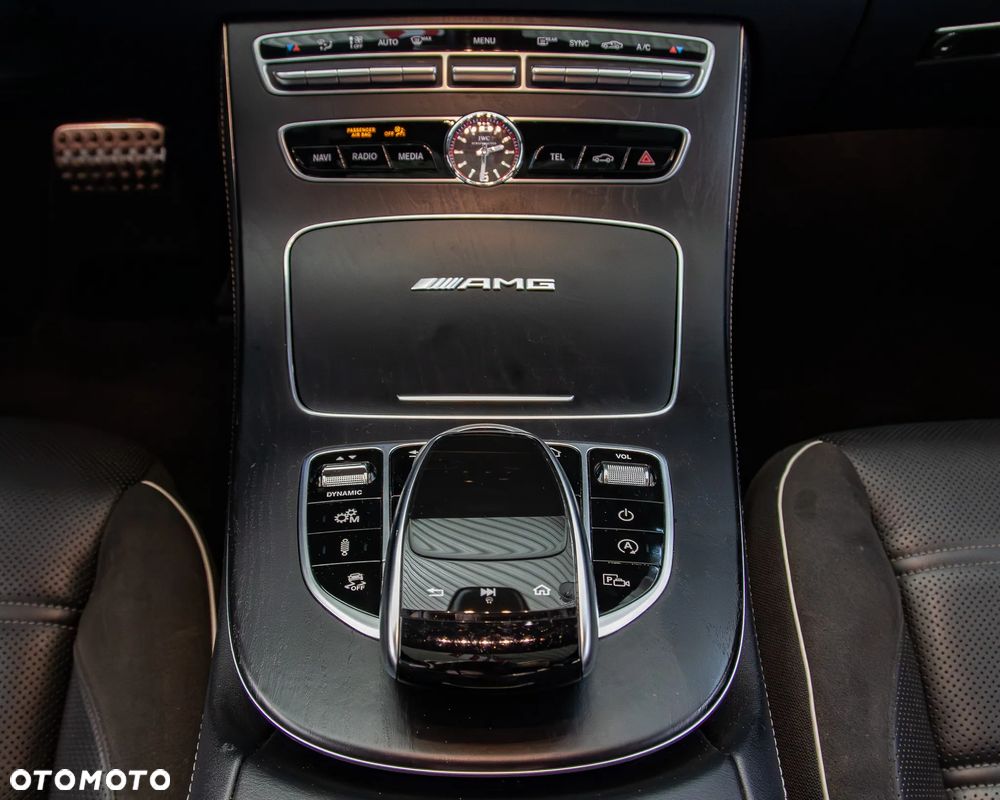 Mercedes-Benz Klasa E AMG 63 S 4Matic+ AMG Speedshift MCT-9G - 18