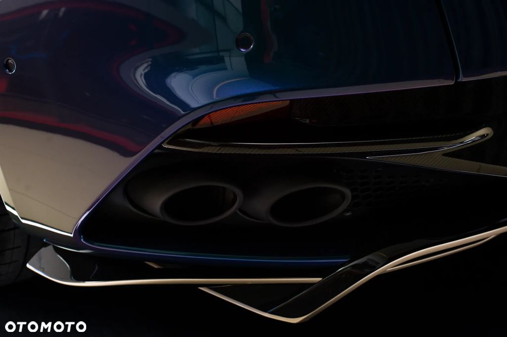 Aston Martin DBS - 9