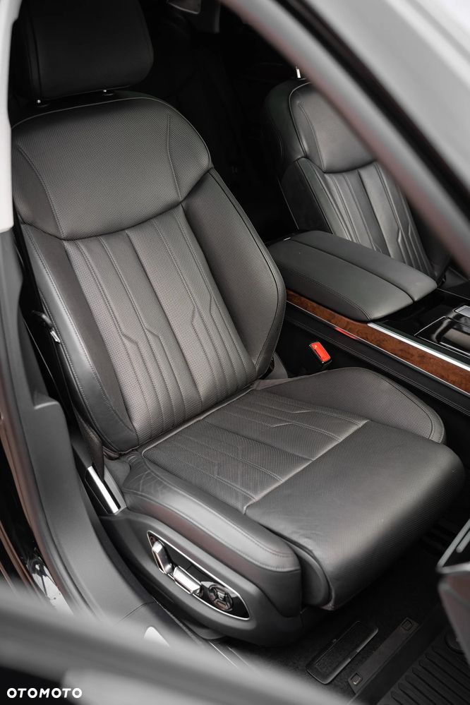 Audi A8 - 28