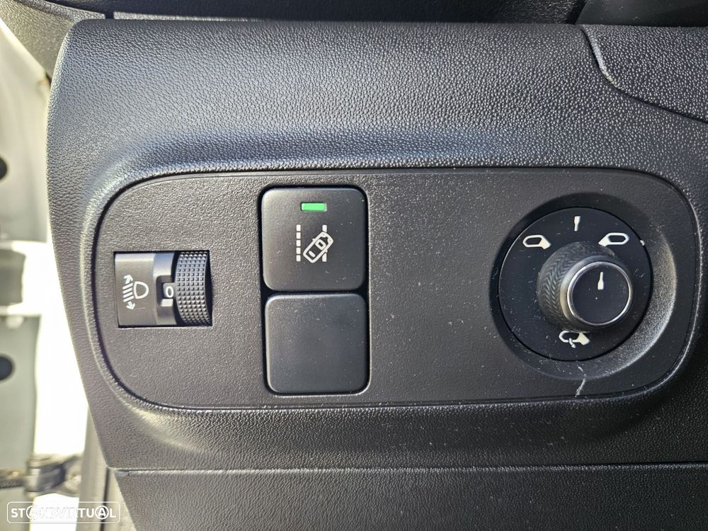 Citroën C3 1.2 PureTech Shine - 42
