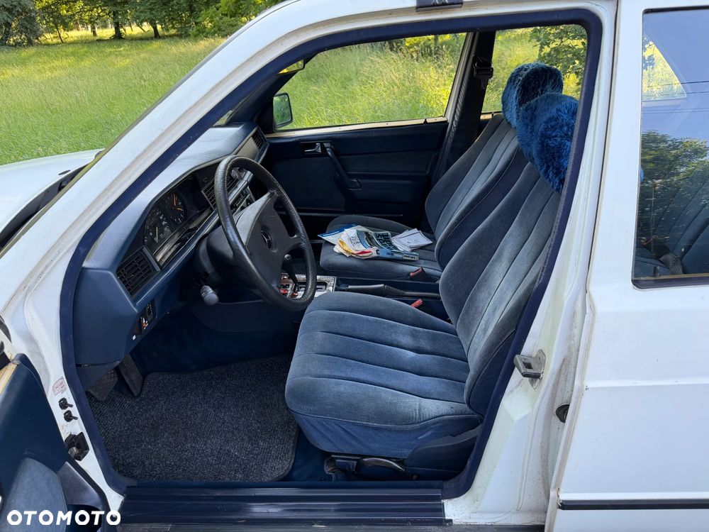 Mercedes-Benz W201 (190) - 14