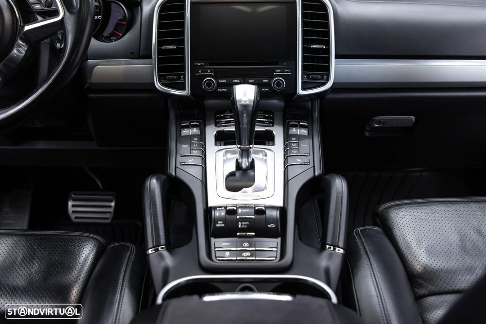 Porsche Cayenne GTS Tiptronic S - 27