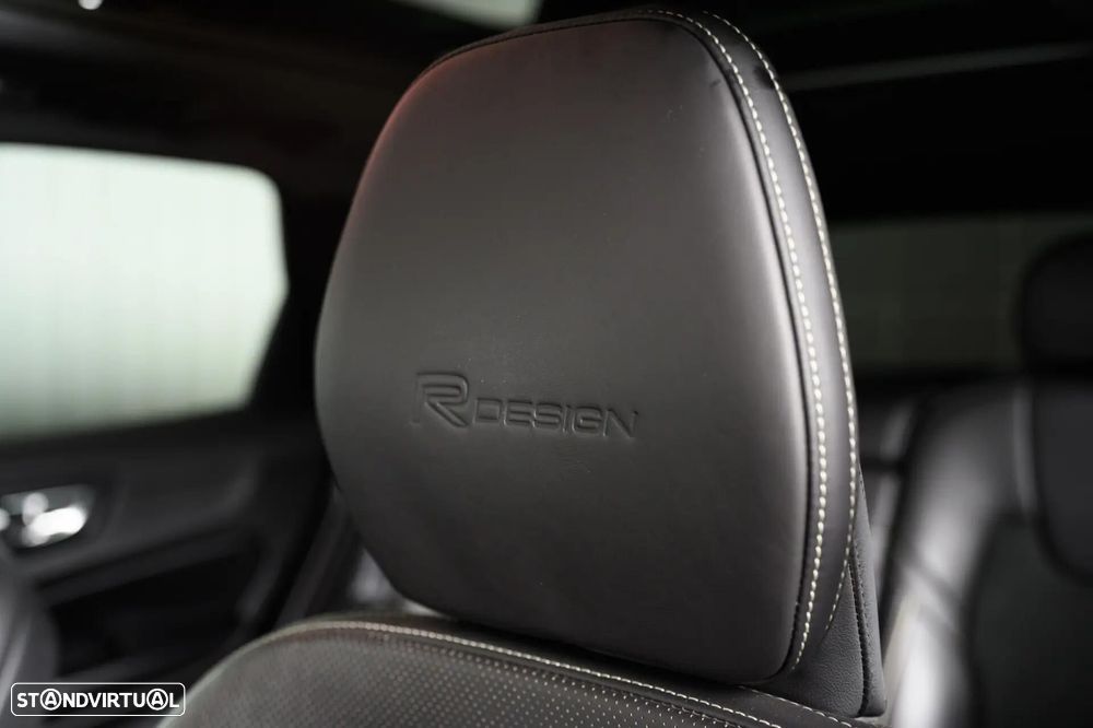 Volvo XC 60 2.0 T8 PHEV R-Design AWD - 50