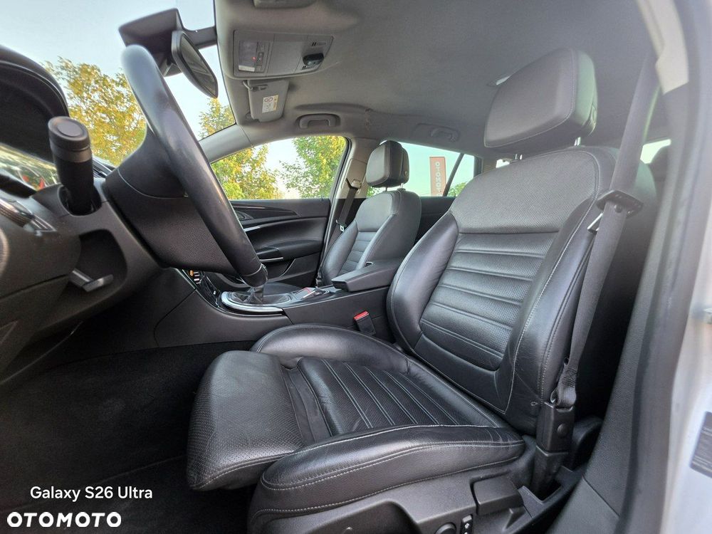 Opel Insignia - 30