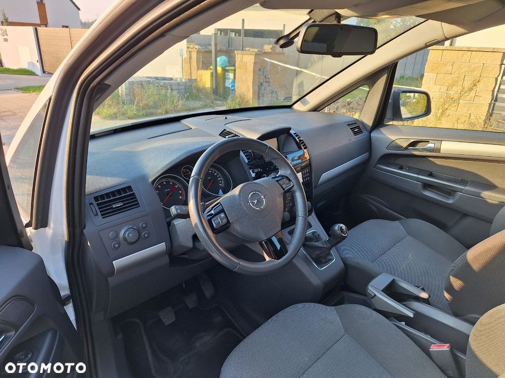 Opel Zafira - 4
