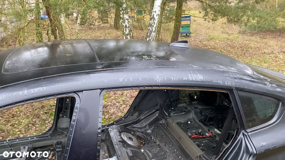 DACH BMW F07 5GT KOLOR 475