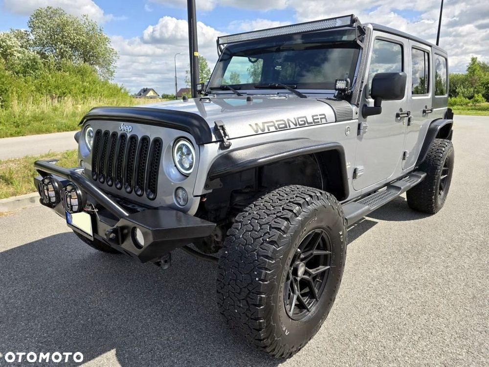 Jeep Wrangler 3.6 Unlim Sahara - 26