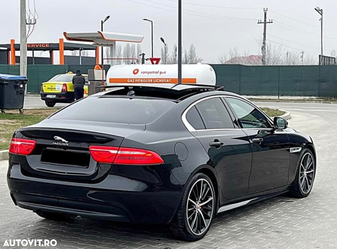 Jaguar XE 2.0 R-Sport - 6