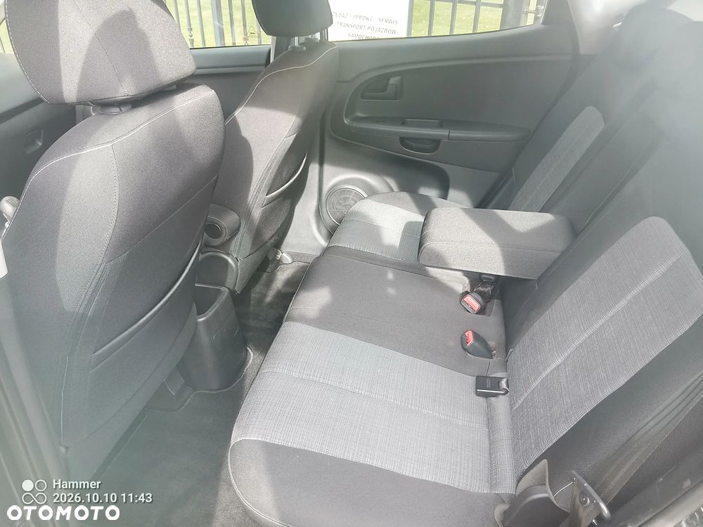 Kia Venga - 16