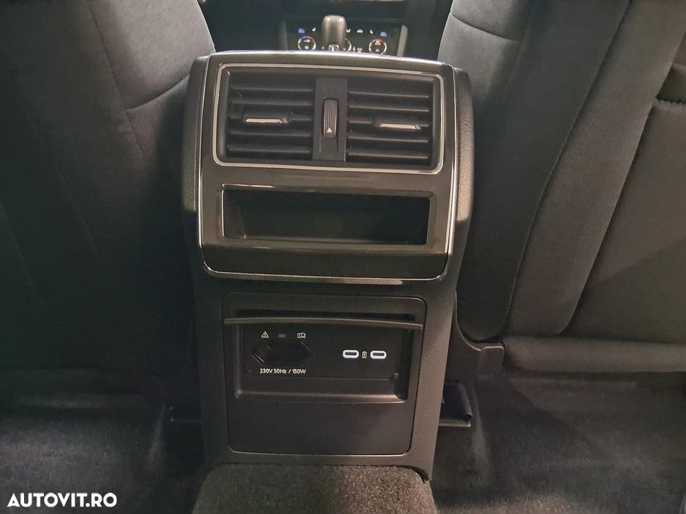 Skoda Superb 2.0 TDI DSG Ambition - 38