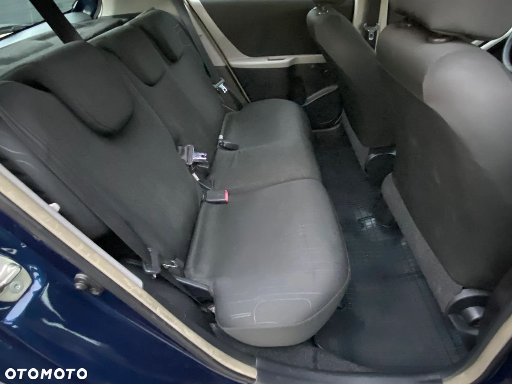 Toyota Yaris - 10